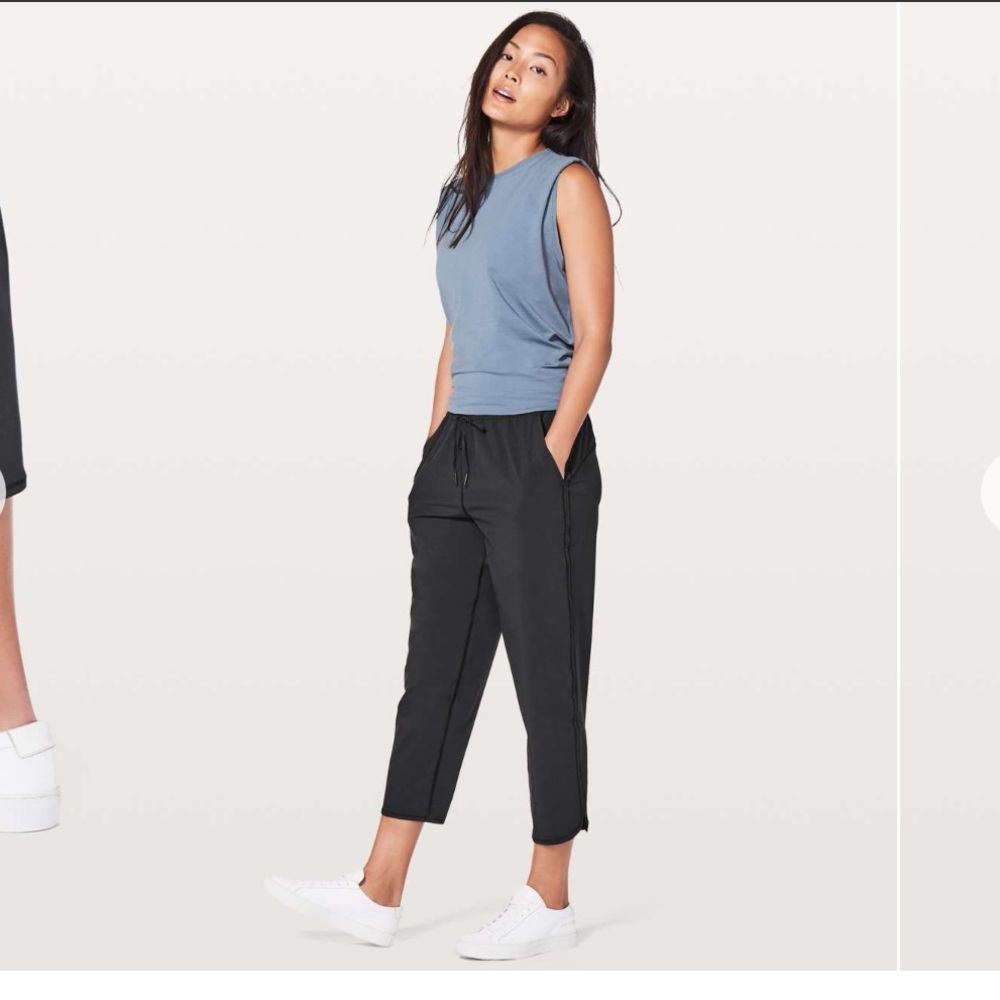 Lululemon Athletica black meet it classic crop lightweight quick dry